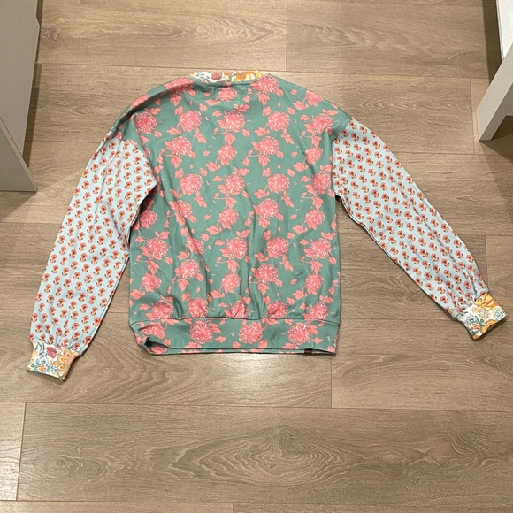 Women’s XS AMPERSAND AVE Floral Patterned Sweatshirt - Green and Pink - Picture 6 of 6